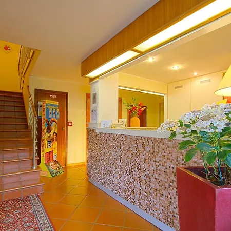 Hotel Deborah 3*